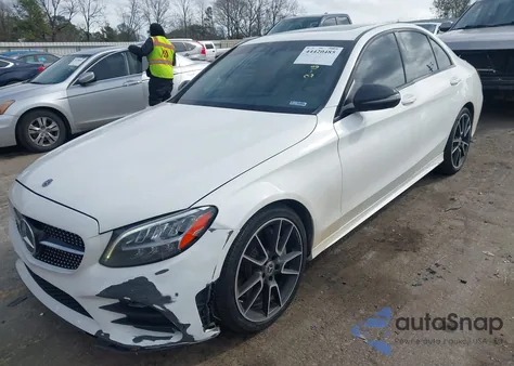 2019 Mercedes-Benz C 300 z USA, uszkodzony, nr VIN 55SWF8DB6KU312586